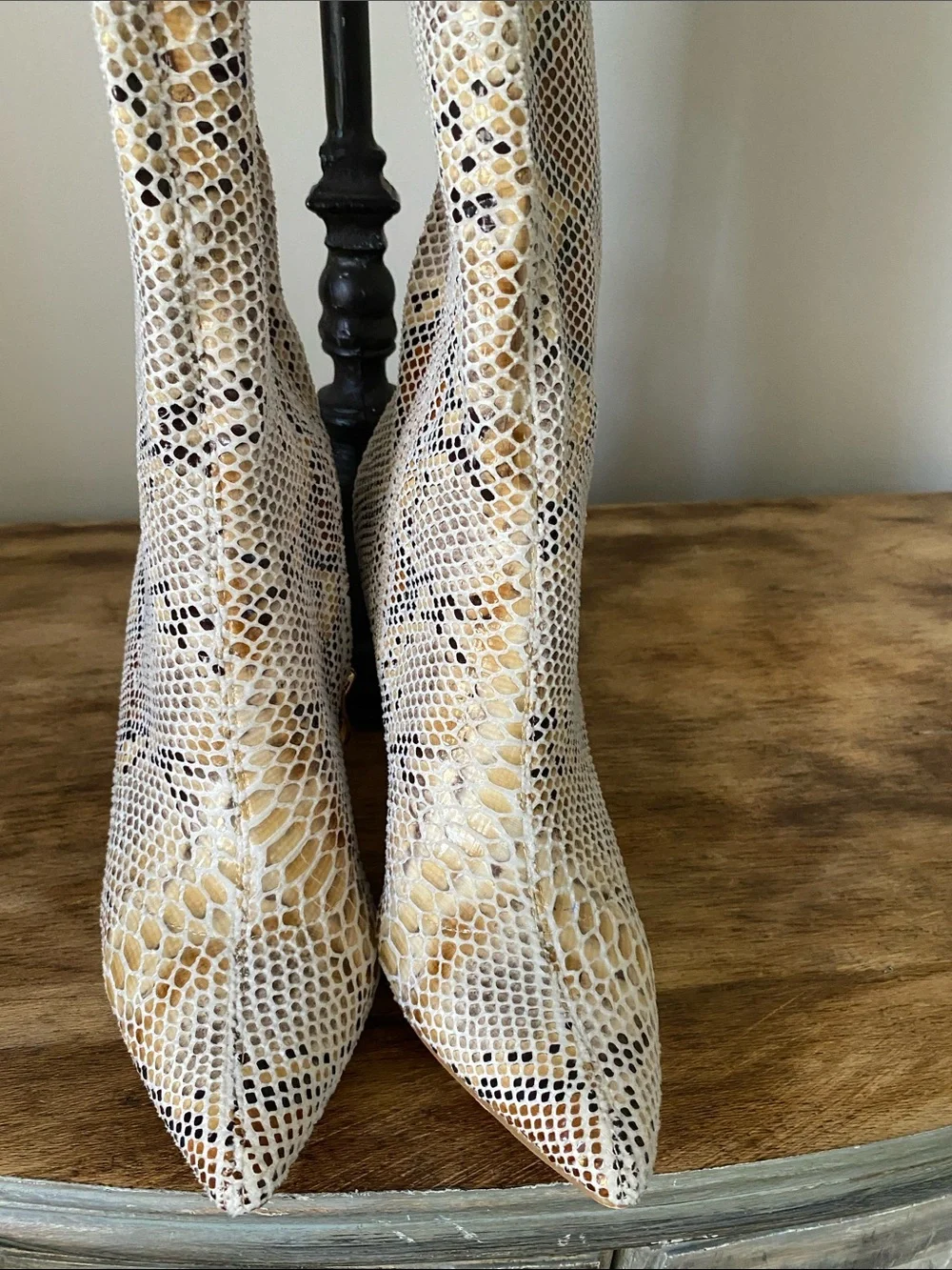 Fashion Nova eye catching